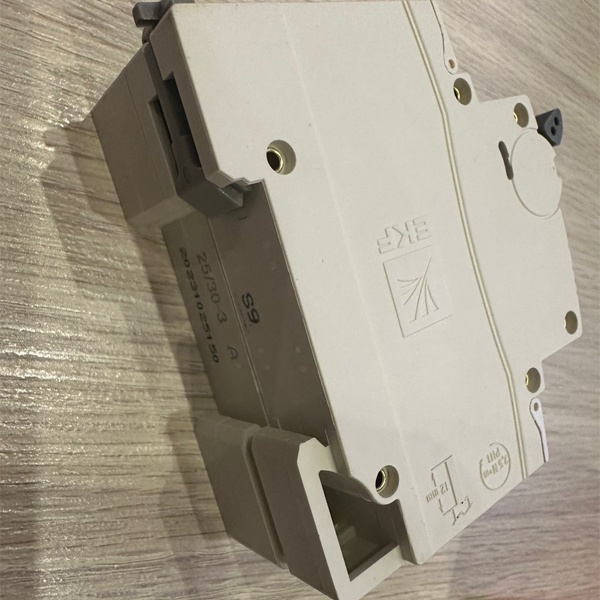 Двухполюсный дифференциальный автоматический выключатель АД-32 ЭКФ PROxima, номинальный ток 25 Ампер, ток утечки 30 мА, с характеристикой C, тип A