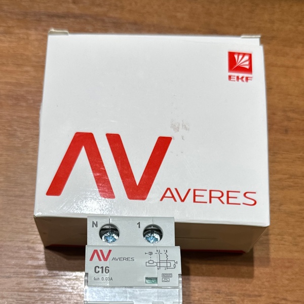 Двухполюсный дифавтомат с защитой от утечки 30 мА тип А, ток нагрузки 16 Ампер с уставкой C, отключающая способность 6кА, ЕКФ.