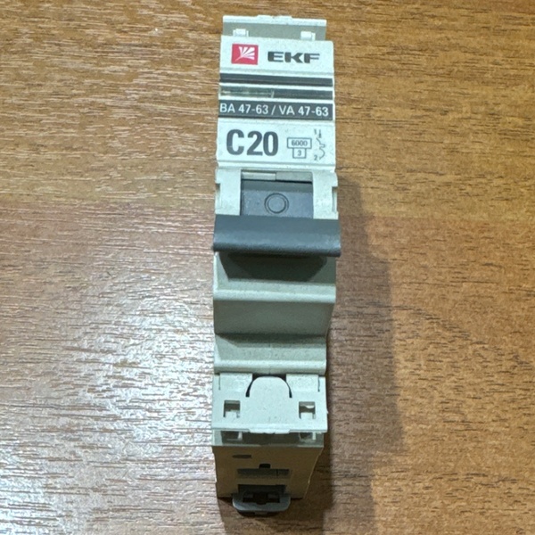 Однополюсный электрический автомат ЕКФ на дин рейку 20 Ампер с характеристикой С