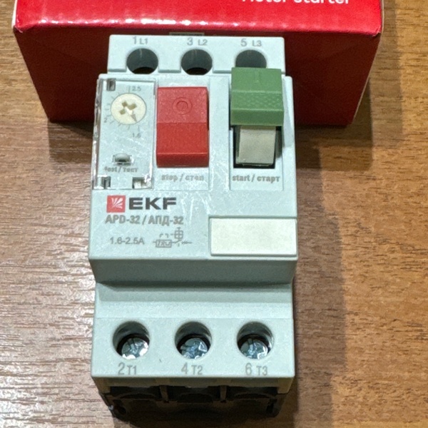 Трехполюсный автоматический выключатель защиты и пуска электродвигателя АПД-32 ЭКФ PROxima, ток уставки 1,6-2,5А