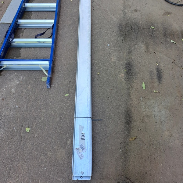 Крышка на металлический кабельный лоток 100мм с заземлением