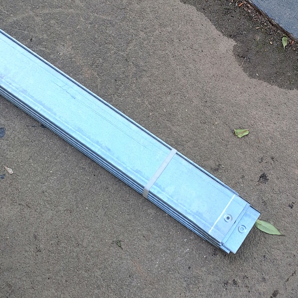 Крышка на металлический кабельный лоток 100мм с заземлением