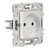 Розетка без заземления ИЭК SKANDY SK-R01W 10А шторки арктический белый