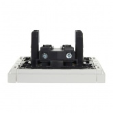 Розетка без заземления ИЭК FORTE&PIANO FP217 10А шторки белый