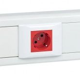 Розетка EKF C-Line 2P+E 45 градусов шторки винтовой зажим красная