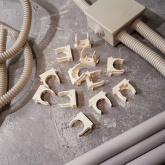 Крепеж-клипса Rexant для труб под монтажный пистолет в п/э d25 [упак.50шт] белая