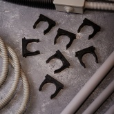 Крепеж-клипса Rexant для труб под монтажный пистолет в п/э d40 [упак.25шт] черная