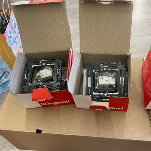 Розетка TV с топологией звезда + RJ45 Кат. 6 UTP 0-2400МГц Legrand Valena In'Matic