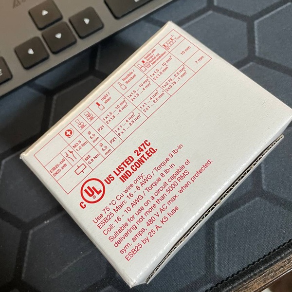 Двухмодульный магнитный пускатель ESB25-40N-06, 25А, управление 230В, AC/DC, 4 нормально открытых контакта