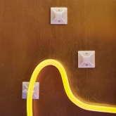 Площадка Rexant самоклеящаяся 20 х 20 мм, белая под хомуты [упаковка 10 шт]