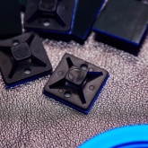 Площадка Rexant самоклеящаяся 20 х 20 мм, черная под хомуты [упаковка 100 шт]