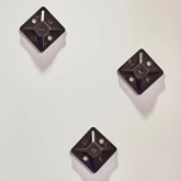 Площадка Rexant самоклеящаяся 25 х 25 мм, черная под хомуты [упаковка 100 шт]