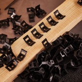 Площадка Rexant для крепления стяжки 29 х 15 мм, черная ПС-4 [упаковка 100 шт]