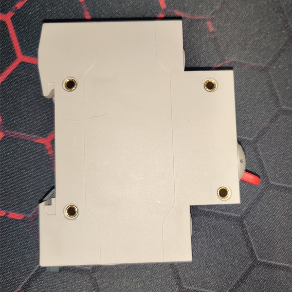 Выключатель-разъединитель однополюсный City9 Set Systeme Electric, с номинальным током 40 Ампер, с красной рукояткой управления