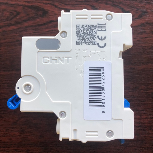 Двухполюсный модульный электрический автомат ЧИНТ с уставкой типа С, ток нагрузки 32 Ампера, отключающая способность 6000 А