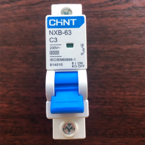 Однополюсный модульный электрический автомат ЧИНТ с уставкой типа С, номинальная нагрузка 3 Ампера, отключающая способность 6000 А