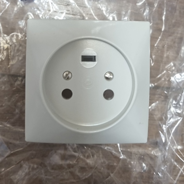 Розетка силовая для подключения электрических плит Legrand  2P+Т 20А