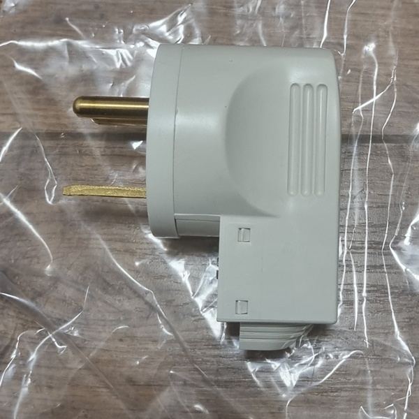 Вилка силовая для подключения электрической плиты Legrand 2P+Т 20А