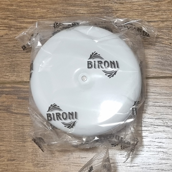 Настенная ретро коробка электрическая распаячная Бирони белая IP20 открытой установки