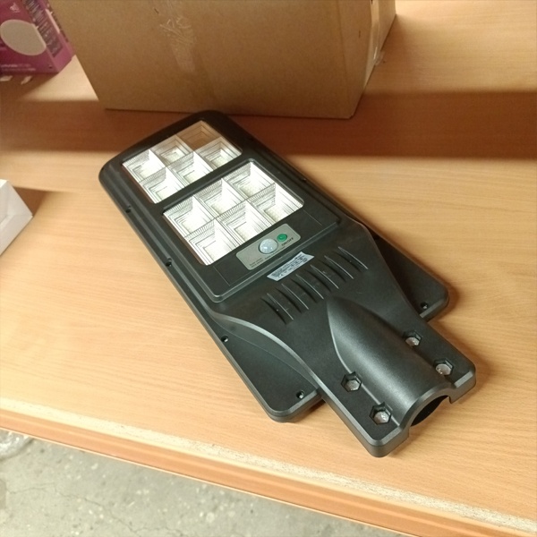 Консольный светодиодный светильник для уличного освещения на солнечной батарее, мощностью 150 Ватт, с датчиком движения, дневной свет