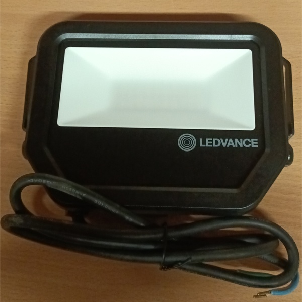 Прожектор LED влагозащищенный мощностью 30 Ватт холодный дневной свет