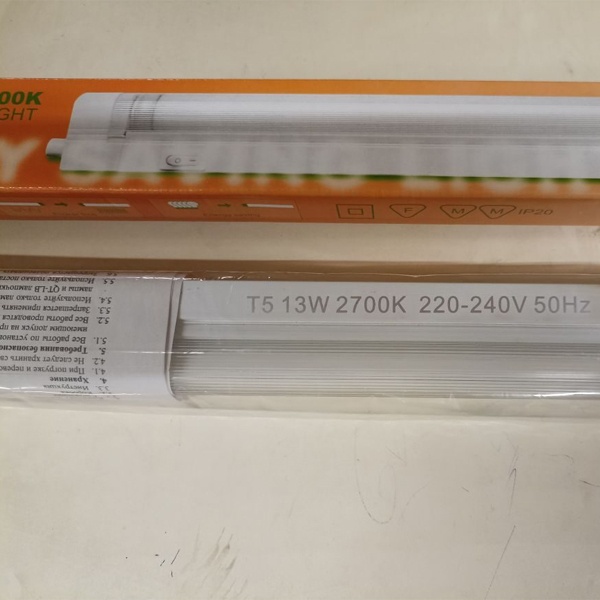 Люминесцентный светильник без кабеля Foton T5 мощностью 13 Ватт теплого света