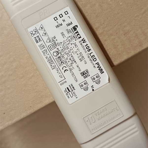 Диммируемый электронный трансформатор для LED ламп и галогенных ламп на постоянное напряжение 12 Вольт