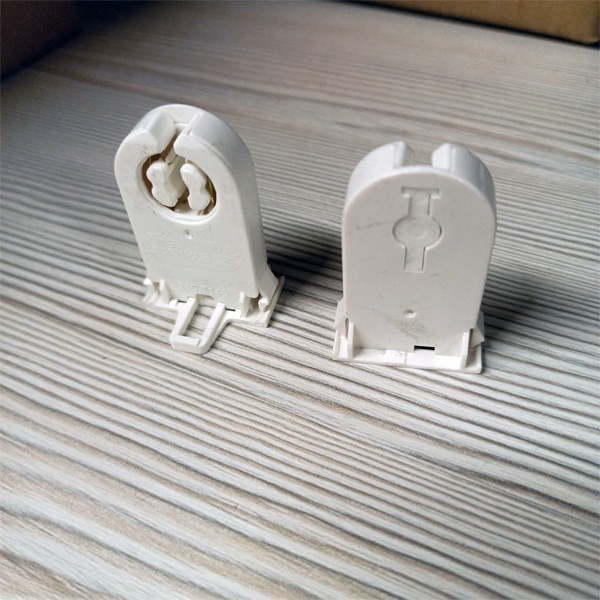 Сквозной патрон G13 с боковыми защёлками без стопора для линейных люминесцентных ламп Т8.