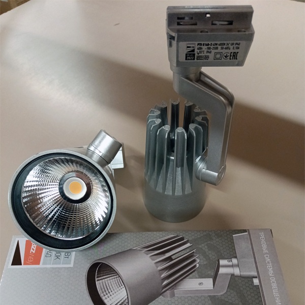 Серый светодиодный поворотный спот для однофазных трековых систем JazzWay PTR 01-2, мощность 40Вт, угол рассеивания 24 градуса, белый свет