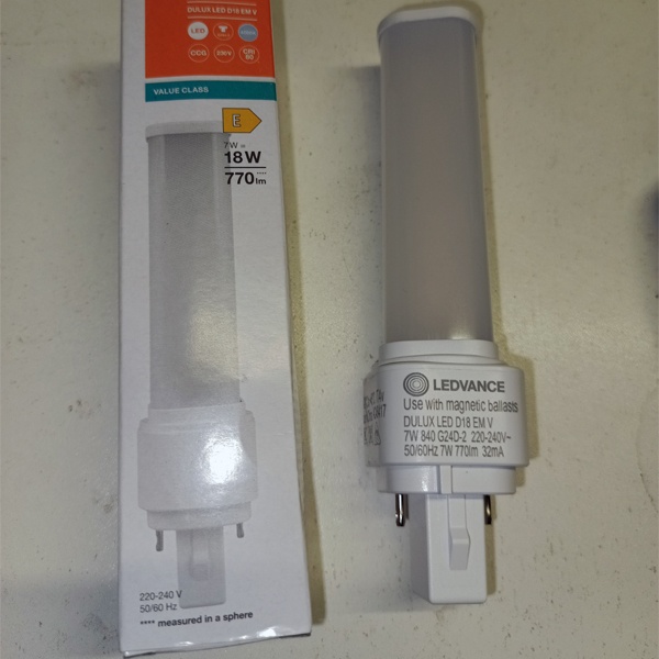 Светодиодная лампочка Ледванс Дулюкс Д 7 Ватт, с цоколем G24d-2, нейтральный белый свет, для использования в светильниках с ЭмПРА или для прямого включения