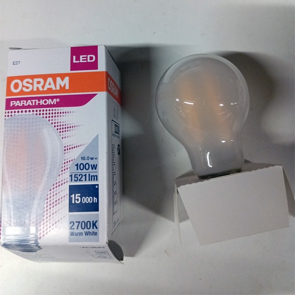 Филаментная лампочка, грушевидной формы, матовая, Осрам с нитевидными светодиодами, мощностью 10 Ватт, с цоколем E27, теплый белый свет