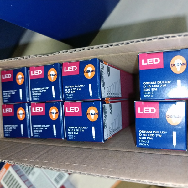 Светодиодная лампочка Осрам Дулюкс Д, мощностью 7 Ватт, с цоколем G24d-2, теплый белый свет, для использования в светильниках с ЭмПРА или для прямого включения