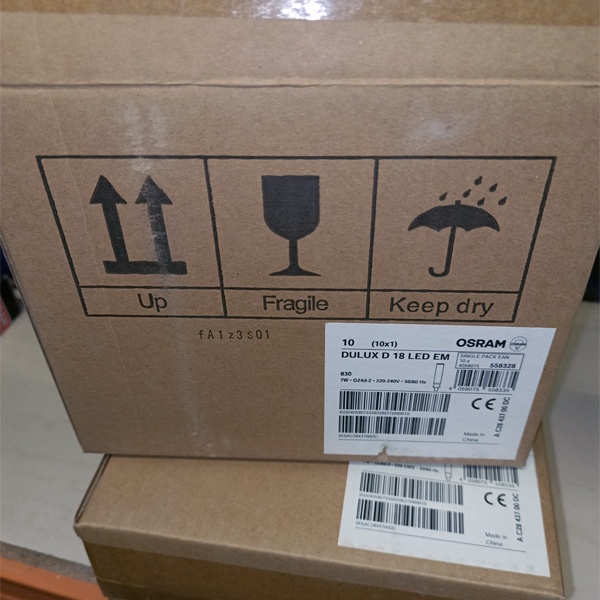 Светодиодная лампочка Осрам Дулюкс Д, мощностью 7 Ватт, с цоколем G24d-2, теплый белый свет, для использования в светильниках с ЭмПРА или для прямого включения