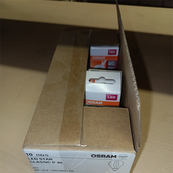 Филаментная светодиодная лампа Осрам LED P Retrofit CLAS P 40 4W/827 470lm E14