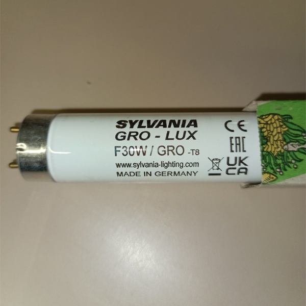 Лампа люминесцентная T8 Sylvania GROLUX мощностью 30 Ватт с цоколем G13 для комнатных цветов и растений.