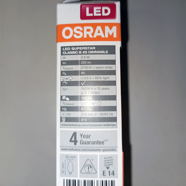 Диммируемая лампочка формы свеча Осрам с нитевидными светодиодами, мощностью 2,8 Ватт с цоколем E14 (миньон), теплый свет, матовая колба