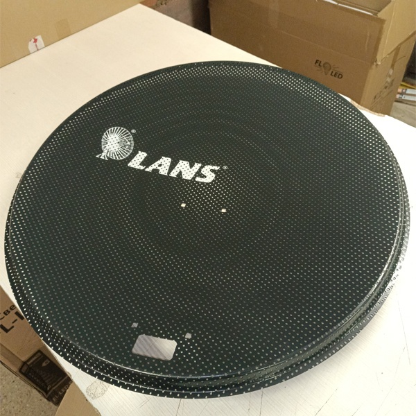 Антенна перфорированная офсетная LANS-80. F/D=0.62. Уровень кроссполяризации: 25.6 дБ LANS