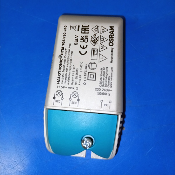 Электронный трансформатор OSRAM для галогенных ламп мощностью 105 Ватт с напряжением 12 Вольт.