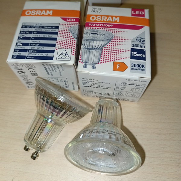 Светодиодная лампочка акцентного освещения Осрам PAR16, мощностью 4,3 Ватт, с цоколем GU10, теплый белый свет, угол излучения 36°