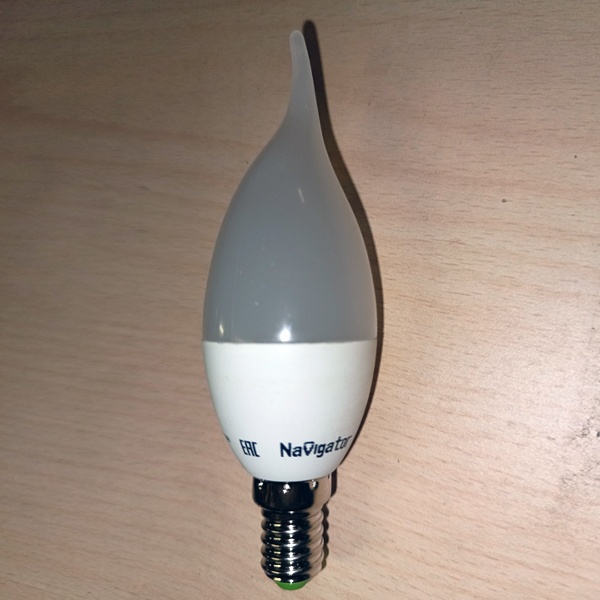 Энергосберегающая LED лампочка свеча на ветру, мощностью 5 Вт, с цоколем E14 (миньон), белый свет