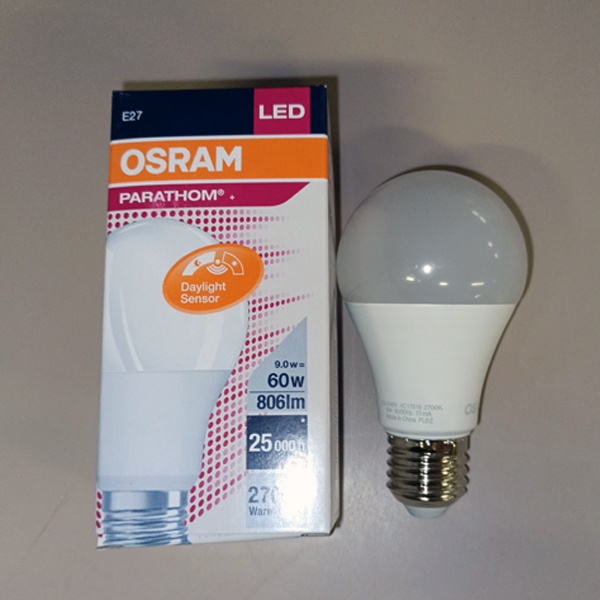 Светодиодная лампочка с датчиком освещенности, мощностью 9 Вт, с цоколем E27, теплый свет