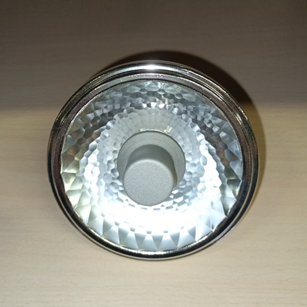 Металлогалогенная лампа Филипс CDM-R111 мощностью 35 Ватт с цоколем GX8,5, с углом рассеивания 24 градусов, нейтрального белого света.