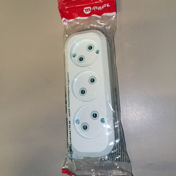 Розеточная колодка на 3 гнезда 10 A Макел для удлинителя