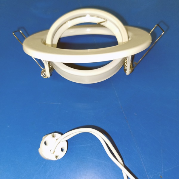 Встраиваемый, точечный светильник Navigator с поворотным корпусом под лампы MR16 с цоколем GU5.3 максимальной мощностью 50 Ватт, цвет белый