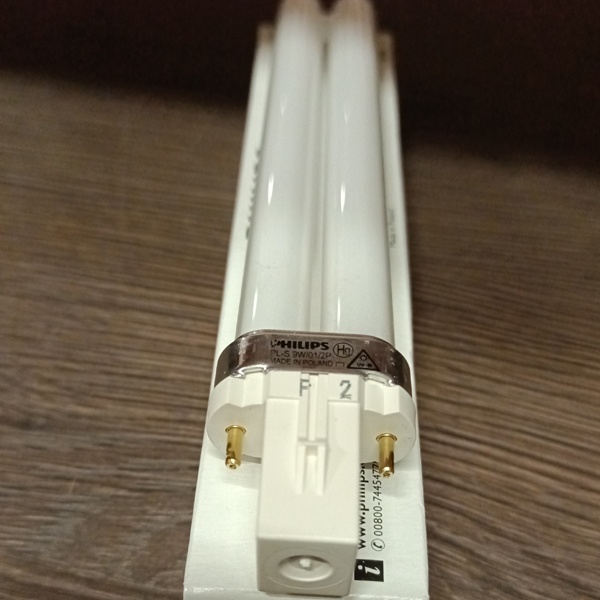 Ультрафиолетвовая лампочка Филипс для лечения псориаза, мощностью 9 Ватт, с цоколем G23 (2P)