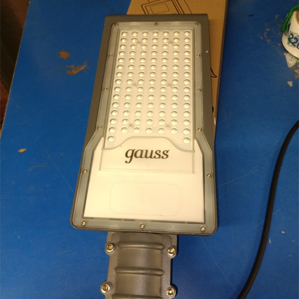 Влагозащищеный (IP65) светодиодный консольный, уличный светильник Gauss Avenue мощностью 80 Ватт(8000лм), холодный свет 5000K, 190-250V, цвет черный КСС Д