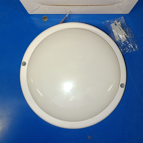 Круглый накладной Led светильник Гаусс белого цвета с микроволновым датчиком движения, мощностью 15 Ватт, нейтрального белого света, повышенная защита от пыли и влаги.