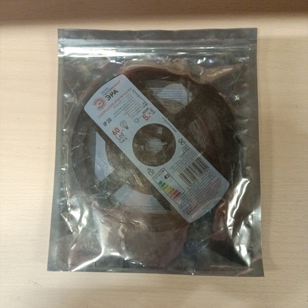 Светодиодная лента ЭРА LS-2835 60 LED, мощностью 4,8 Ватт на метр, холодный белый свет, длина 5 метров