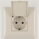 Розетка с крышкой в стену DKC Avanti 2P+E со шторками ванильная дымка