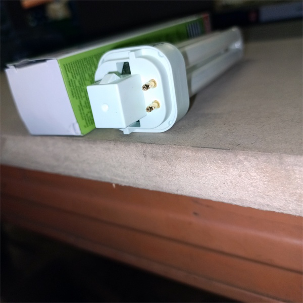 Компактная энергосберегающая лампа КЛЛ мощностью 18 Вт с цоколем G24q-2 для электронных ПРА (ЭПРА)